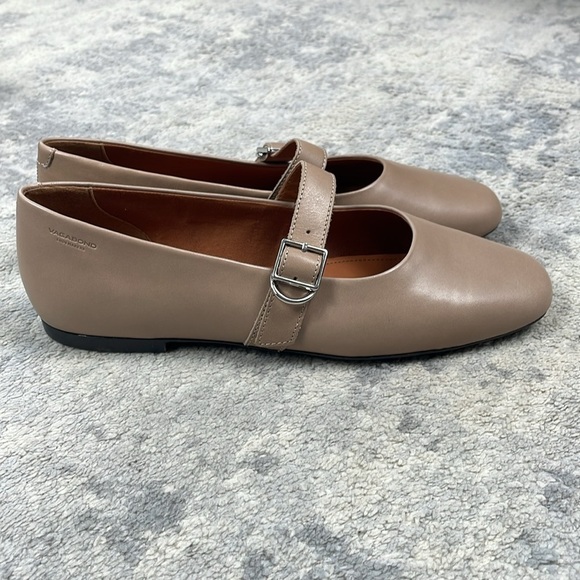 NIB Vagabond Jolin Ballet Mary Jane Flats Patent Taupe Sz 39 - Picture 10 of 16